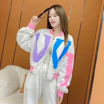 Бейсбольная куртка Женская 2023, весенне-летняя одежда, универсальное тонкое пальто с контрастным цветным принтом, свободный модный Корейский уличный топ