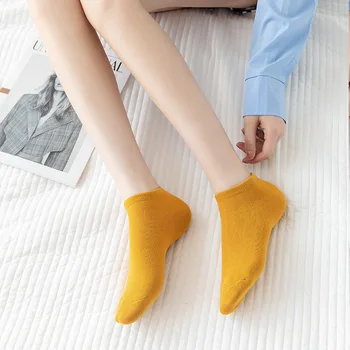 Модные женские хлопчатобумажные короткие носки с низкой посадкой, однотонные студенческие носки для девочек