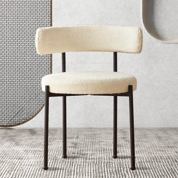 Скандинавские кованые Легкие обеденные стулья класса люкс, домашние стулья со спинкой, креативное дизайнерское кресло, Современный обеденный стул из бархата ягненка от отеля