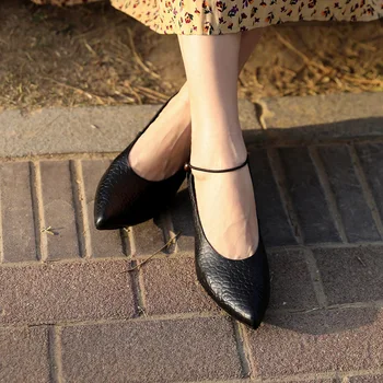 Туфли-лодочки, женская обувь, кожаная, черная, повседневная, на мягком низком каблуке, женские туфли Mary Janes из натуральной кожи ручной работы, без застежки с острым носком, бренд